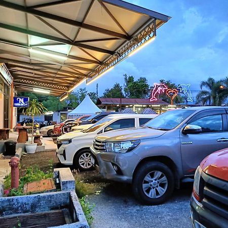 Hotel Nawar Pasir Mas Екстериор снимка