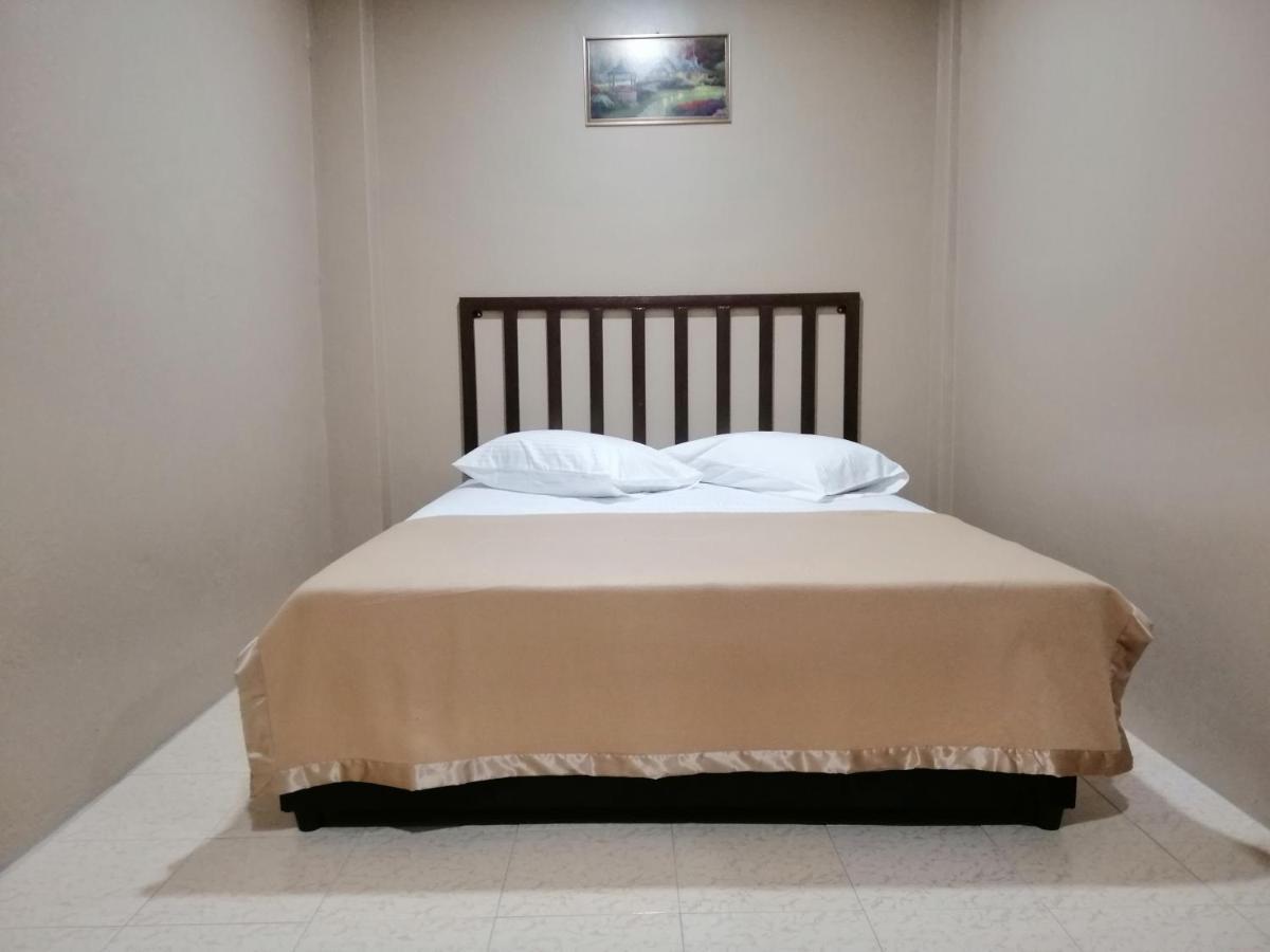 Hotel Nawar Pasir Mas Екстериор снимка