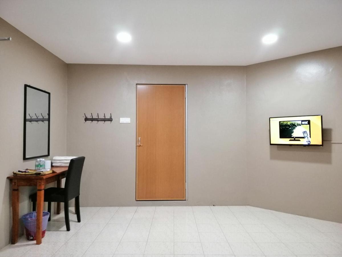 Hotel Nawar Pasir Mas Екстериор снимка