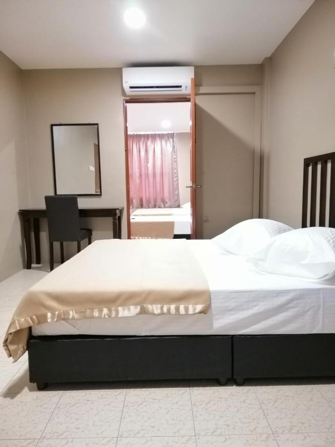Hotel Nawar Pasir Mas Екстериор снимка